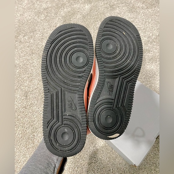 NIKE AIR FORCE ONE FOR LITTLE GIRLS size 2.5Y - Picture 5 of 6